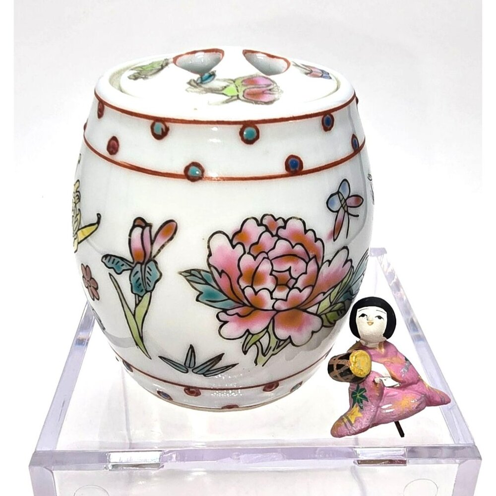 Vintage Hand-Painted Chinese Porcelain Jar & Miniature Doll Figurine Je372